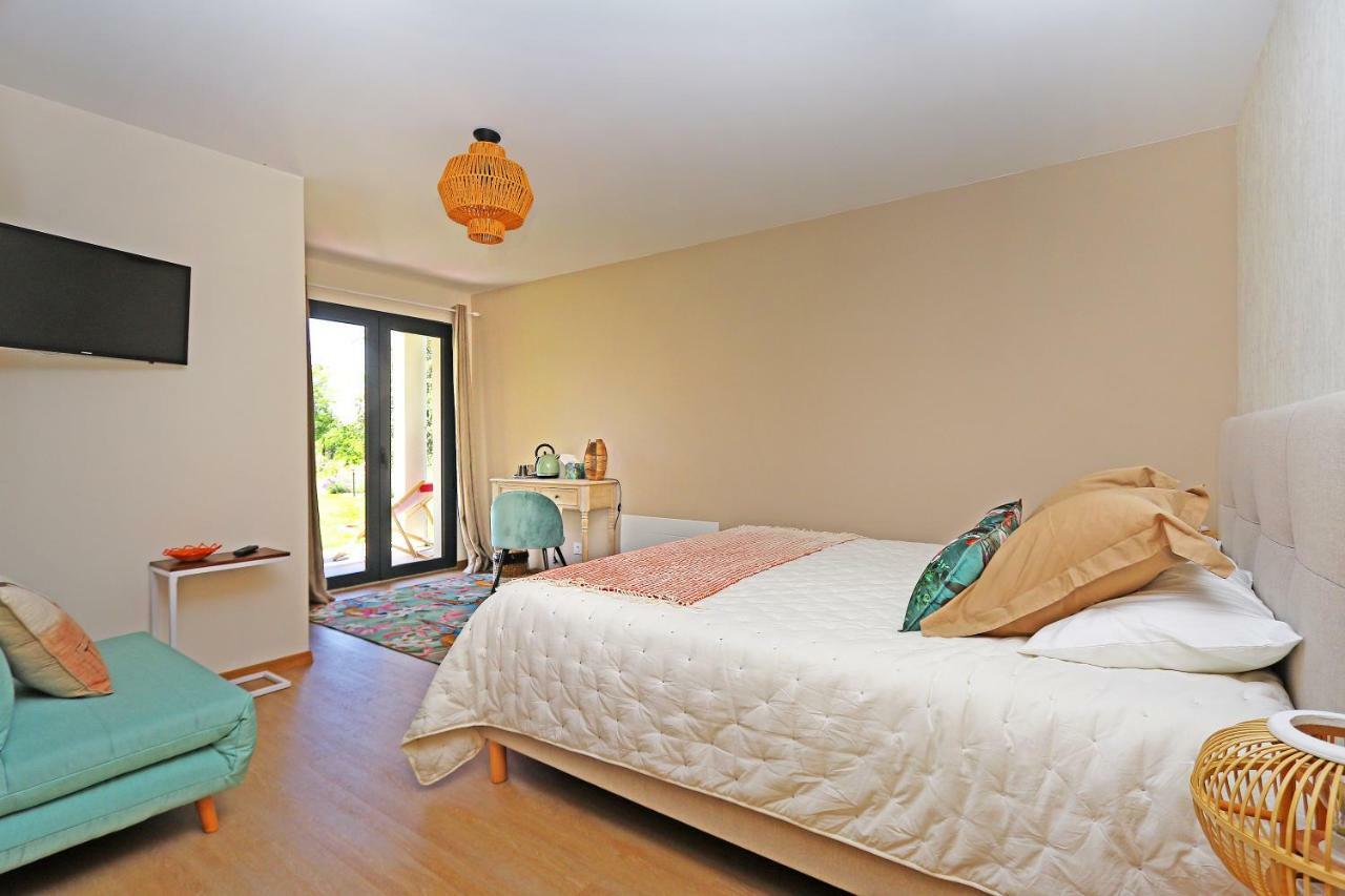 L Esprit Du Clain Chambres D Hotes Bandb De Standing Proches Du Futuroscope Golf Et Lac De St Cyr Naintre 외부 사진