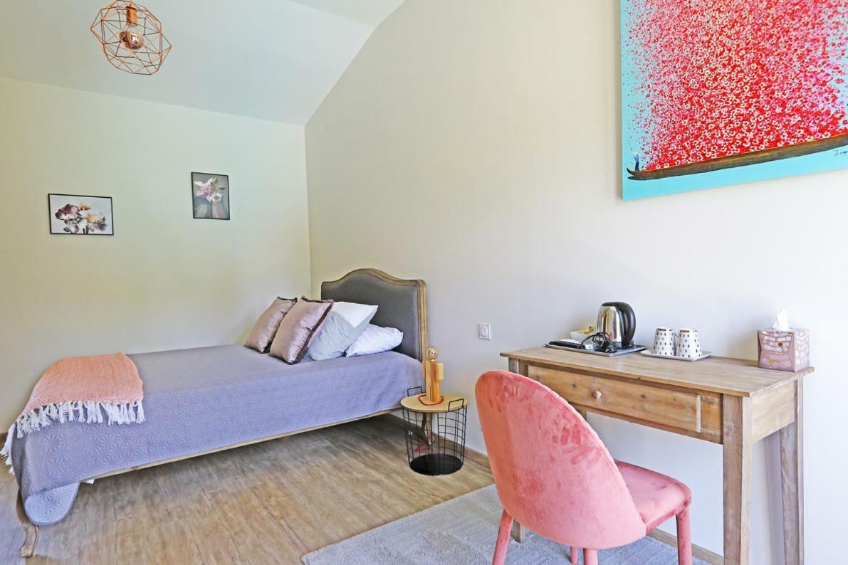 L Esprit Du Clain Chambres D Hotes Bandb De Standing Proches Du Futuroscope Golf Et Lac De St Cyr Naintre 외부 사진