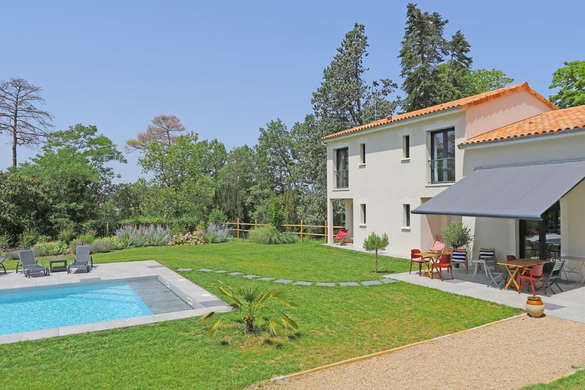 L Esprit Du Clain Chambres D Hotes Bandb De Standing Proches Du Futuroscope Golf Et Lac De St Cyr Naintre 외부 사진